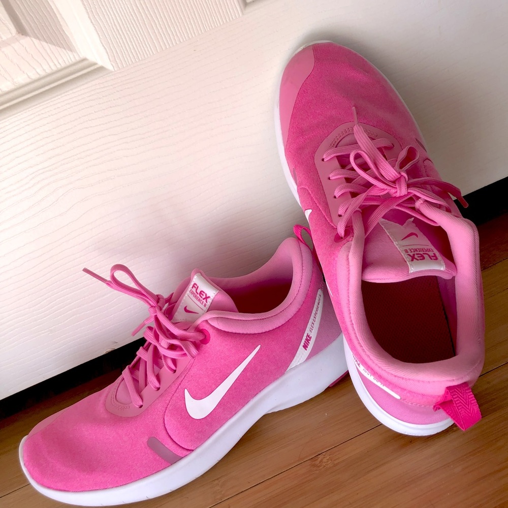 Nike women’s pink flex experience 8 8.5